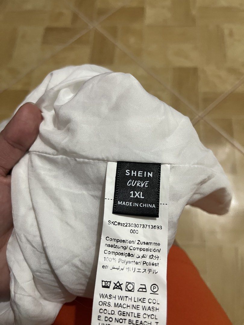 White skirt (Category: Skirts) located in Manila. Submitted by mabbyv (Listing ID 1466579220, Image 2). Description: Plus size 1xl brandnew.