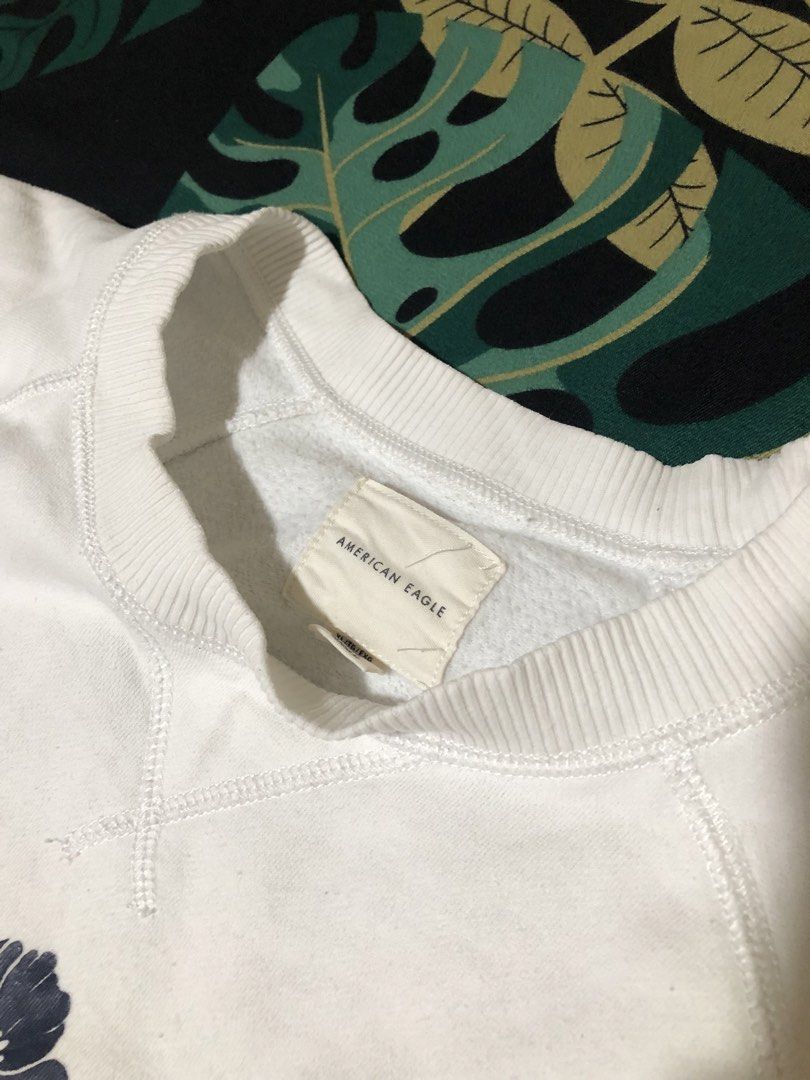 White Y2k floral front hit sweater (Category: Coats, Jackets and Outerwear) located in Cebu City. Submitted by thrifted_y2k (Listing ID 1466667354, Image 2). Description: 25 inches-chest 27 inches-length 📍 Color may vary due to Lighting 📍 Strictly no Return Policy 📍 Customer will handle the shipping fee 📍 Authenticity is not Guaranteed 📍 payment 1st policy Lastly please manage your expectation since the items are ukay/thrift/preloved. PARCEL