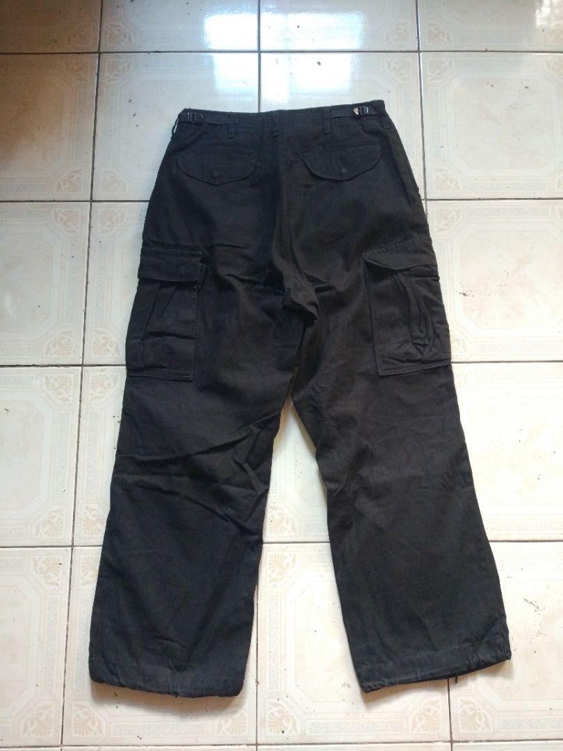 Winfield Black Cargo Pant 29 actual (Category: Trousers) located in Pasay City. Submitted by denimdude.ph (Listing ID 1466639987, Image 2). Description: .