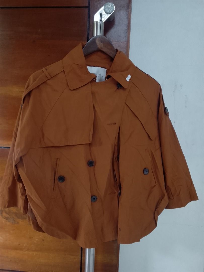 Women's jacket (Category: Coats, Jackets and Outerwear) located in Quezon City. Submitted by kema2191 (Listing ID 1466596066, Image 1). Description: .