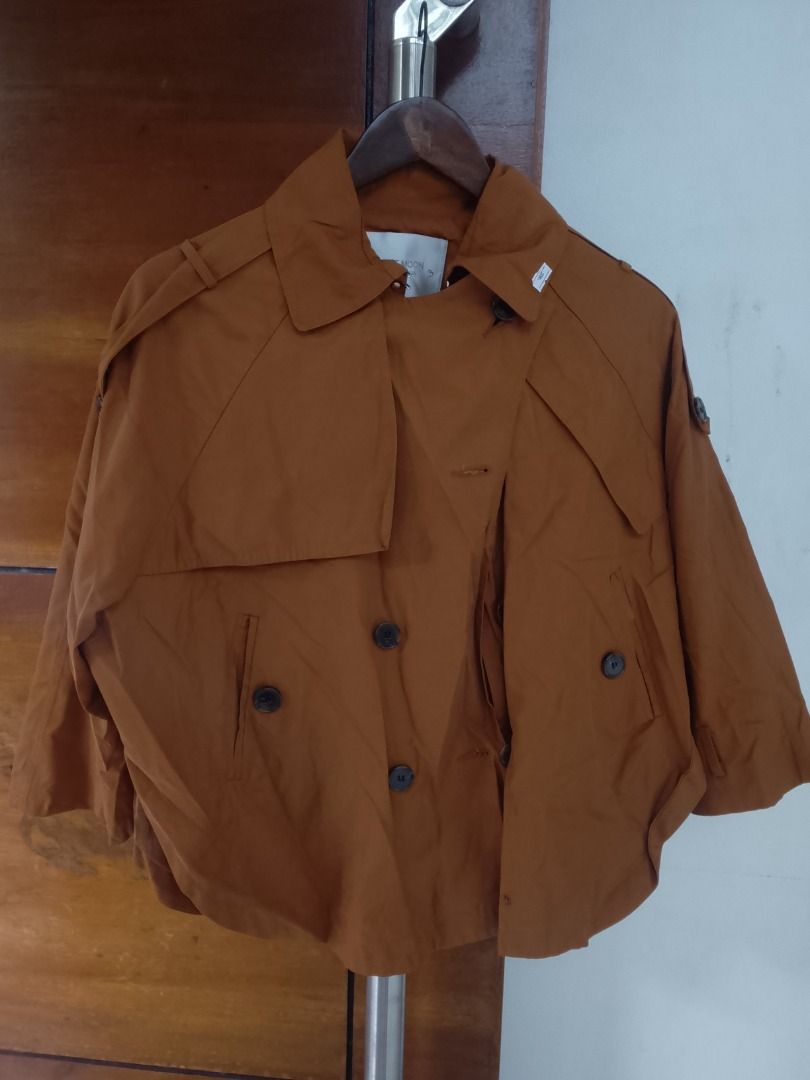 Women's jacket (Category: Coats, Jackets and Outerwear) located in Quezon City. Submitted by kema2191 (Listing ID 1466596066, Image 2). Description: .