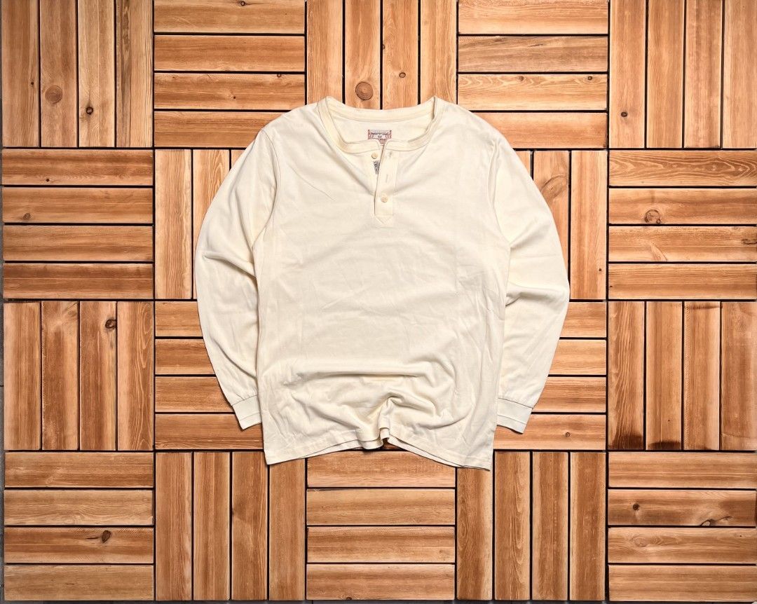 WORKWEAR HENLEY SWEATER (Category: Coats, Jackets and Outerwear) located in Floridablanca. Submitted by d_elevated (Listing ID 1466607562, Image 2). Description: as new condition heavy cotton.