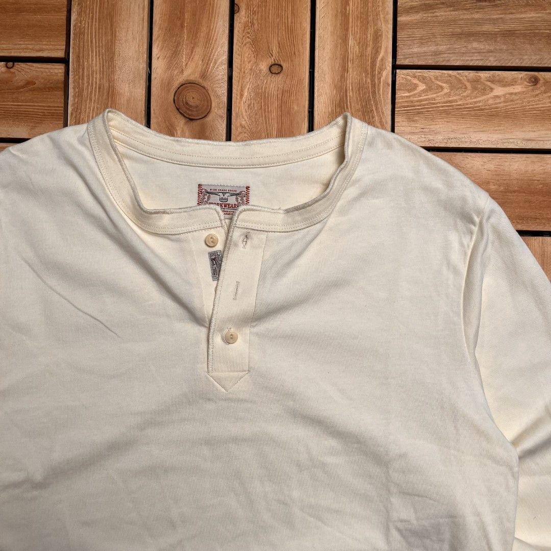 WORKWEAR HENLEY SWEATER (Category: Coats, Jackets and Outerwear) located in Floridablanca. Submitted by d_elevated (Listing ID 1466607562, Image 3). Description: as new condition heavy cotton.