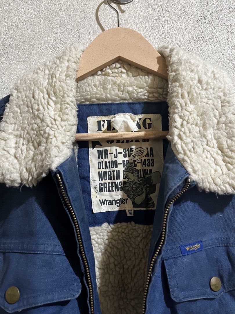 Wrangler Sherpa Lined Blue Canvas Jacket Size M (Category: Coats, Jackets and Outerwear) located in Cebu City. Submitted by eraskept_trove (Listing ID 1466764892, Image 3). Description: Dimes : 23x26 Excellent Condition Need Wash.