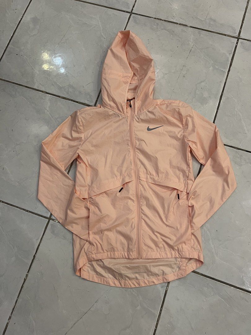 XS-S Nike Running Jacket (Category: Coats, Jackets and Outerwear) located in San Pedro. Submitted by preloved_clothessale (Listing ID 1466695604, Image 1). Description: Best fit Small, with hood, zip up to neck, used twice only.