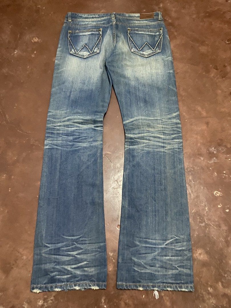 Y2k Aint Blue~Wash Bootcut (Category: Jeans) located in Malita. Submitted by ronnyboi (Listing ID 1466569075, Image 1). Description: W:32 L:41 T:11 H:8.5 Mine:350.