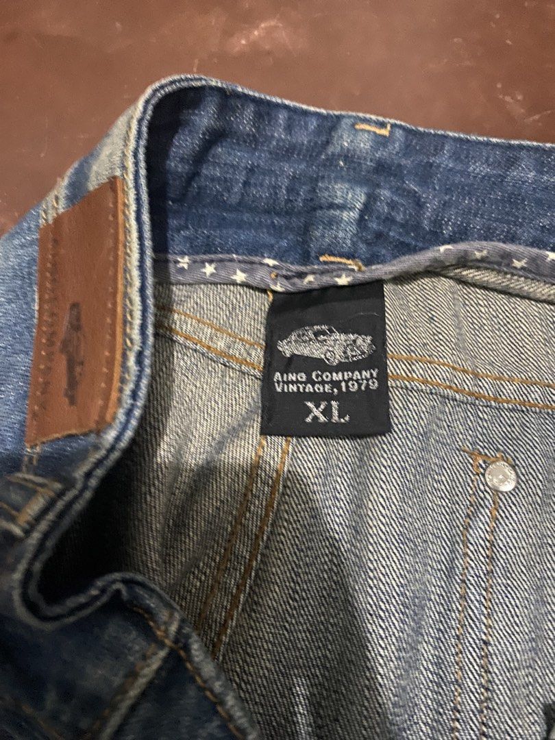 Y2k Aint Blue~Wash Bootcut (Category: Jeans) located in Malita. Submitted by ronnyboi (Listing ID 1466569075, Image 2). Description: W:32 L:41 T:11 H:8.5 Mine:350.