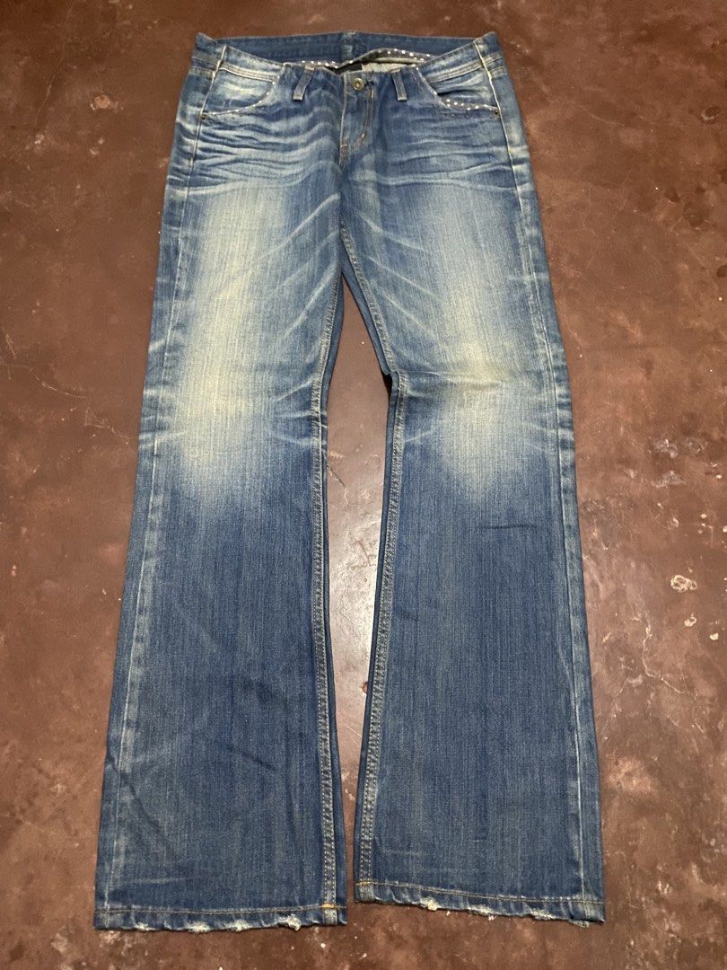 Y2k Aint Blue~Wash Bootcut (Category: Jeans) located in Malita. Submitted by ronnyboi (Listing ID 1466569075, Image 3). Description: W:32 L:41 T:11 H:8.5 Mine:350.