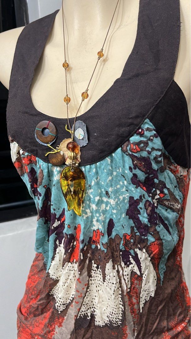 Y2k beaded artsy top (Category: Sleeveless) located in Caloocan City. Submitted by onlyfromthepast (Listing ID 1466575639, Image 3). Description: 9/10 condition Medium ✅My bio before purchasing tia💕 ✅ All items are fresh from bales, Pls expect dirt,dust or stains .