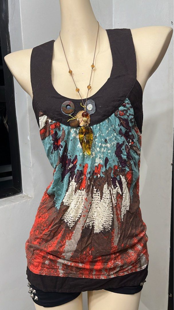 Y2k beaded artsy top (Category: Sleeveless) located in Caloocan City. Submitted by onlyfromthepast (Listing ID 1466575639, Image 2). Description: 9/10 condition Medium ✅My bio before purchasing tia💕 ✅ All items are fresh from bales, Pls expect dirt,dust or stains .
