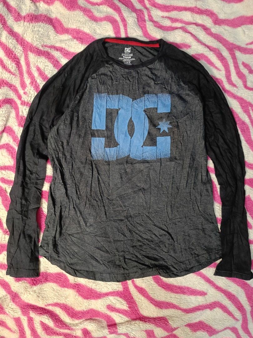 Y2k DC Long sleeve unisex (Category: Longsleeves) located in Binangonan. Submitted by uhwhynot (Listing ID 1466598960, Image 1). Description: .