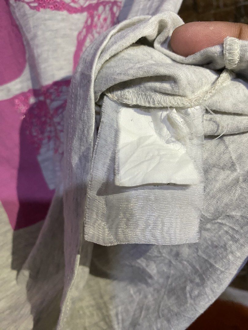 Y2K DIESEL TOPS (Category: Sleeveless) located in Cebu City. Submitted by arsenyong (Listing ID 1466717667, Image 3). Description: 18 by 24 Very good condition Need wash only .