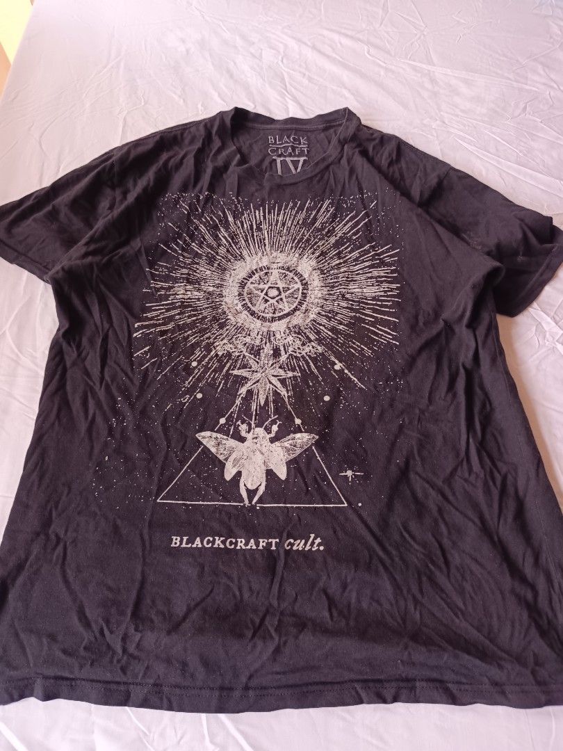 Y2k Grunge Emo Gothic Black Craft Shirt (Category: Tshirts & Polo Shirts ) located in Caloocan City. Submitted by chungussss7 (Listing ID 1466744204, Image 1). Description: 21x30 dimes po - j&t - gcash - PM!.