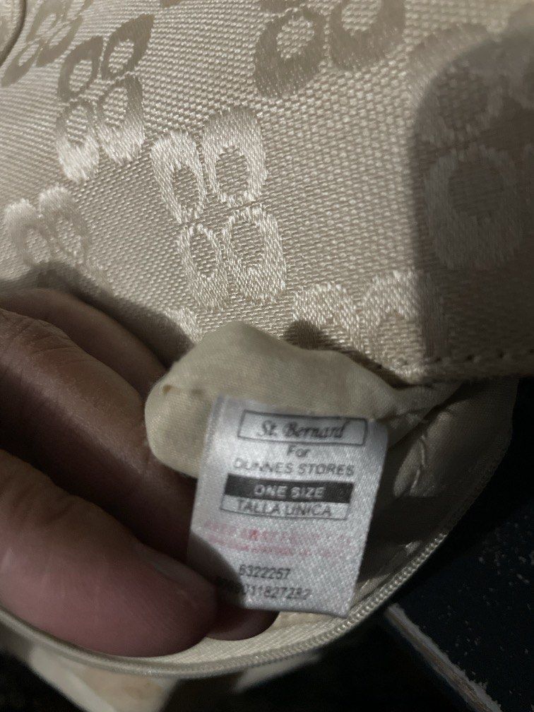 St Bernard for Dunnes Y2K KiliBag (Category: Shoulder Bags) located in San Carlos. Submitted by graciahoney (Listing ID 1466412438, Image 3). Description: .
