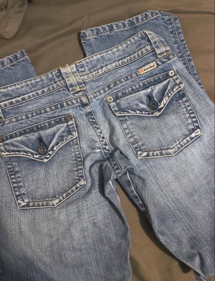 Y2K Lowrise Straight Cut Jeans (Category: Jeans) located in Manila. Submitted by enneil (Listing ID 1466601651, Image 2). Description: no when worn too small for me light wash measurements in photos waist ~37 cm across rise 18 cm (12 cm to zipper) thigh 23 cm leg opening 20 cm length 98 cm y2k jeans, lowrise jeans, lowrise pants, straight jeans, model off duty.