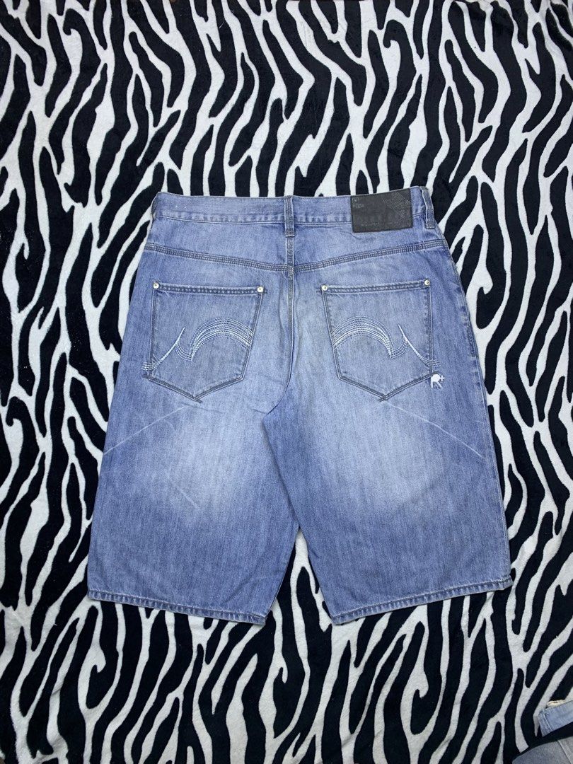 Y2K ROCAWEAR LONG JORTS (Category: Shorts) located in Cagayan de Oro. Submitted by yooow.c (Listing ID 1466622209, Image 2). Description: W: 38 L: 28 THIGH: 16 HEM: 13 - good condition - loose stitch, fade backtag, rub - need wash - hard - slight heavy .