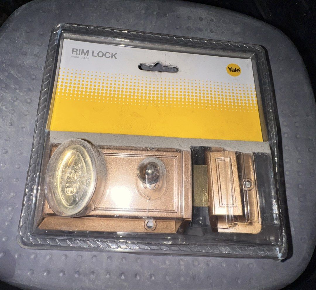 Yale Rim lock v78 GL gold lacquer (Category: Locks, Doors & Gates) located in Paranaque City. Submitted by pilipinashop (Listing ID 1466604844, Image 1). Description: Brand new Sale.