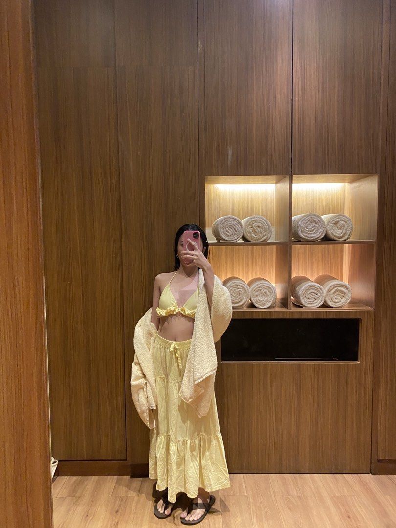 Yellow skirt (Category: Skirts) located in Guinobatan. Submitted by whtvrim (Listing ID 1466659585, Image 2). Description: .