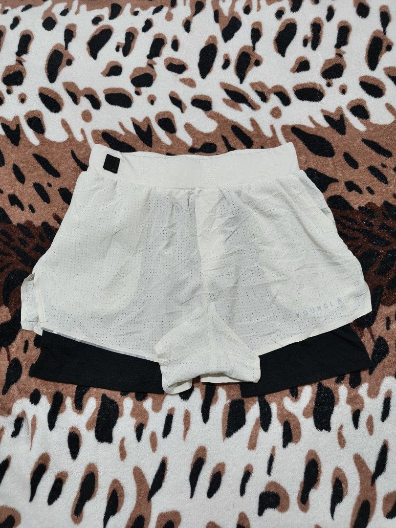 YOUNGLA SIZE SMALL (Category: Shorts) located in Manila. Submitted by gelove.thrift (Listing ID 1466718605, Image 1). Description: .