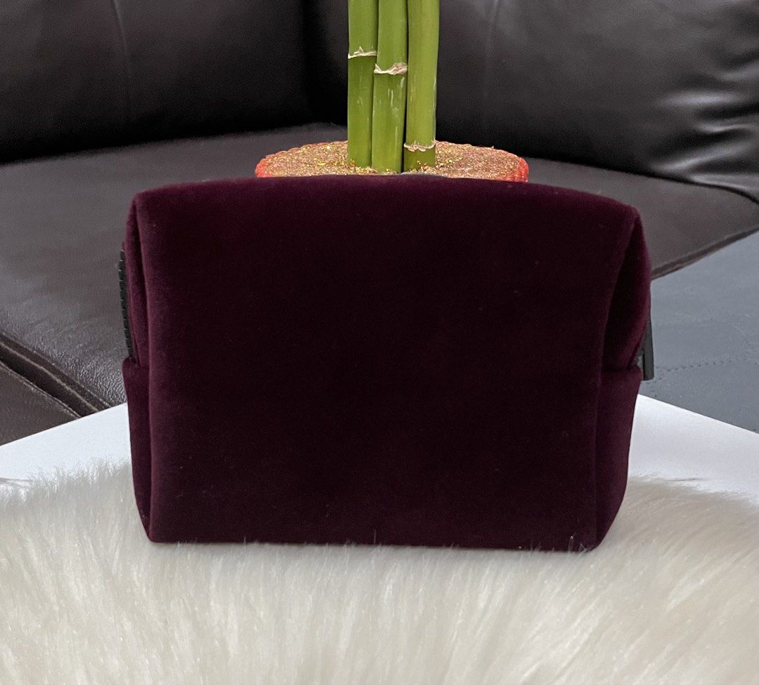 YSL Makeup Pouch (Velvet) (Category: Other Accessories) located in Mandaue City. Submitted by ludz_0246 (Listing ID 1464925712, Image 2). Description: Velvet Med Size Good as new condition .