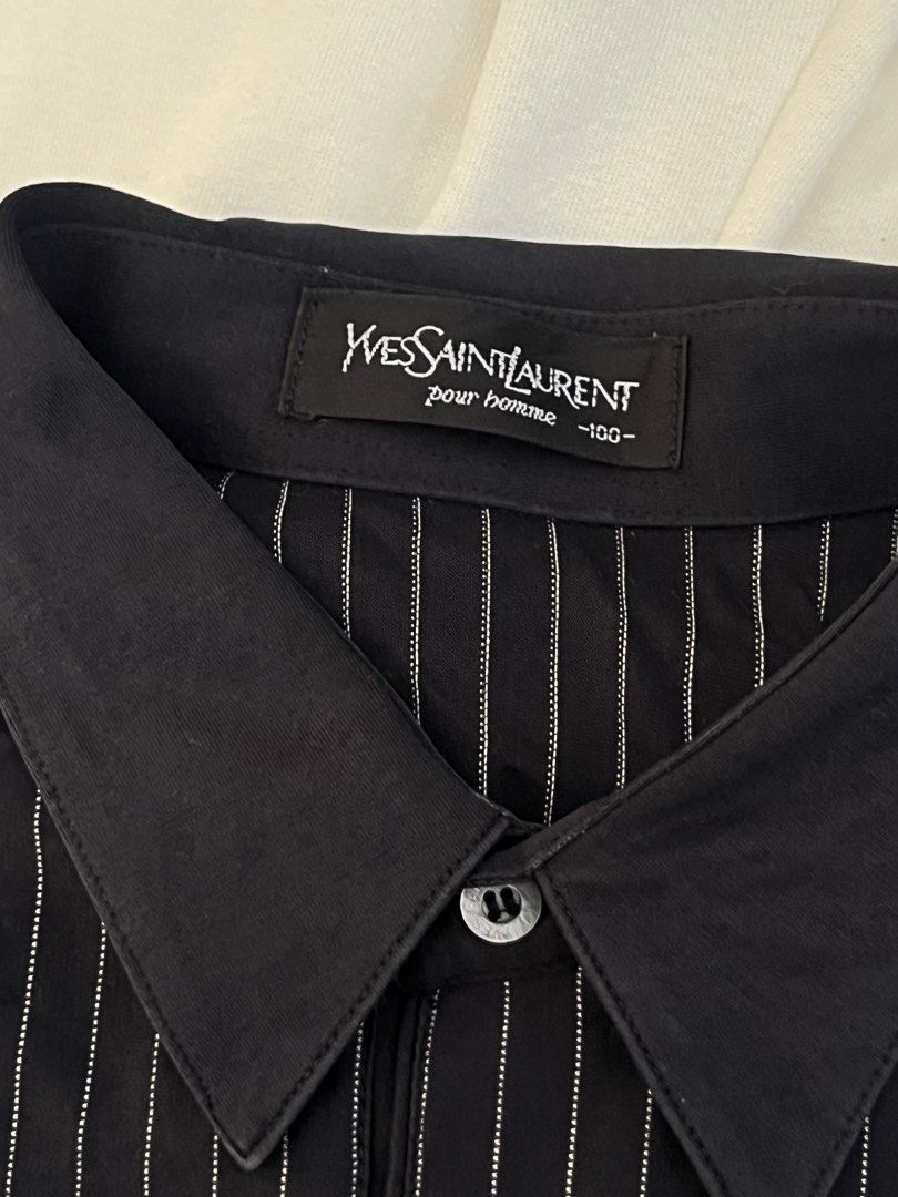 YSL Polo shirt (Category: Tshirts & Polo Shirts ) located in M'Lang. Submitted by thriftholic25 (Listing ID 1466764949, Image 2). Description: YSL poloshirt 22x27.5.
