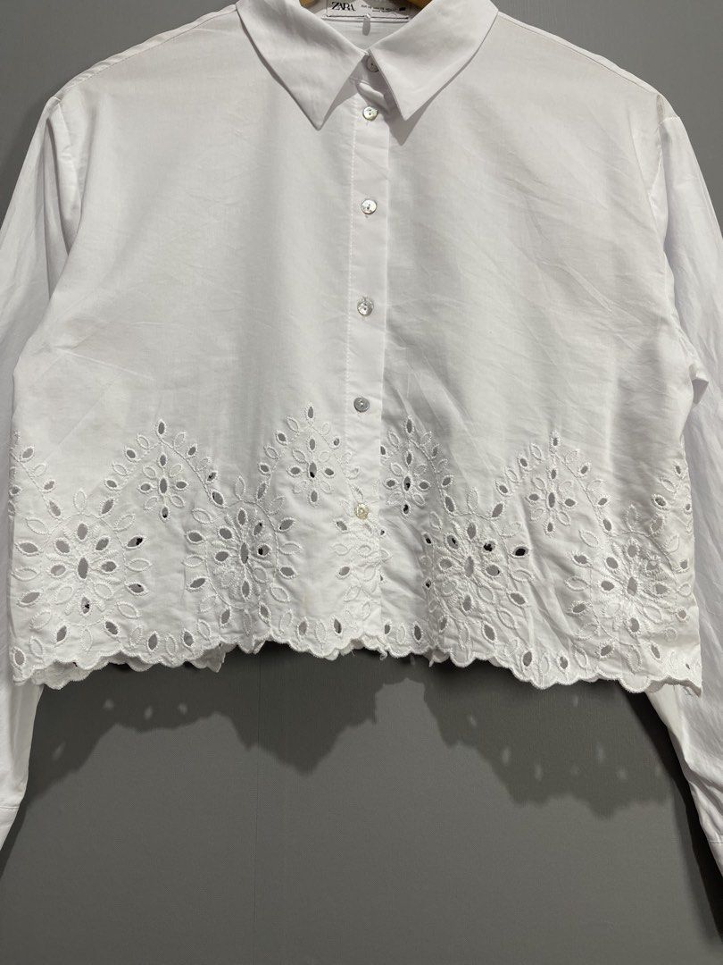 Zara Cropped Poplin Eyelet Long Sleeve (Category: Looking For) located in Davao. Submitted by yannrussel00 (Listing ID 1466713313, Image 3). Description: Size XS on tag Dimes W19 x L19 Sleeves 21” Condition 10/10 Like new No issue 📍DAVAO CITY 🚚 J&T Express Courier 📌 Payment first policy. First to pay gets the item. REMINDER‼️ Items will be marked SOLD once sold. I will no longer reply to messages asking if the item is available..
