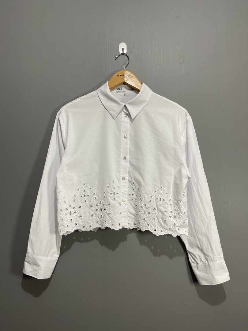 Zara Cropped Poplin Eyelet Long Sleeve (Category: Looking For) located in Davao. Submitted by yannrussel00 (Listing ID 1466713313, Image 1). Description: Size XS on tag Dimes W19 x L19 Sleeves 21” Condition 10/10 Like new No issue 📍DAVAO CITY 🚚 J&T Express Courier 📌 Payment first policy. First to pay gets the item. REMINDER‼️ Items will be marked SOLD once sold. I will no longer reply to messages asking if the item is available..