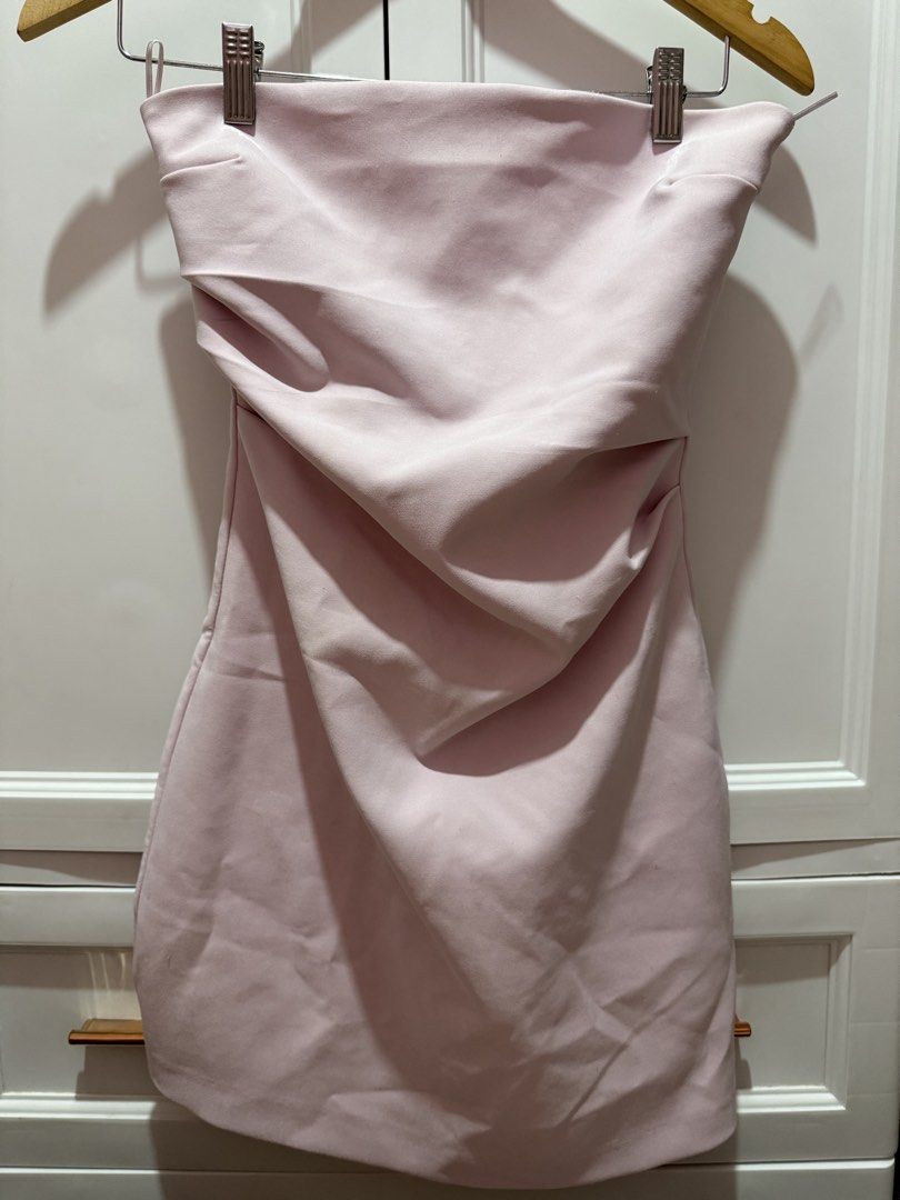 Zara dress (Category: Dresses) located in Taguig. Submitted by chen.preloveddd (Listing ID 1466769437, Image 1). Description: Light pink Zara dress Size xsmall with stitches pls see pics for details! 📍 Taguig south signal village.