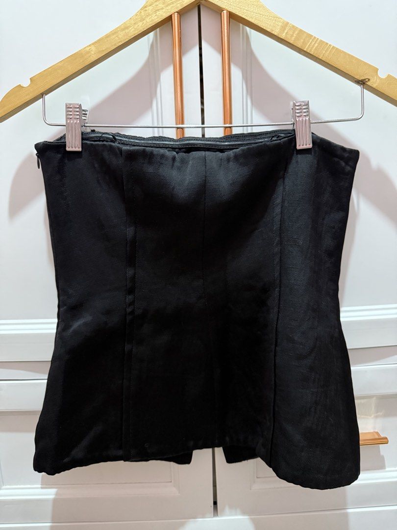 Zara gold buttons top (Category: Others Tops) located in Taguig. Submitted by chen.preloveddd (Listing ID 1466769454, Image 3). Description: Used once size xsmall Decluttering 📍 Taguig south signal village.