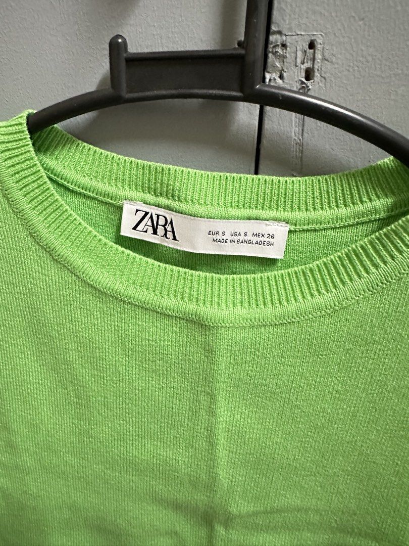 Zara Green Knitted Sleveless Top (Category: Sleeveless) located in Hermosa. Submitted by alxgtz (Listing ID 1466719980, Image 2). Description: Never used, tag removed, washed only.