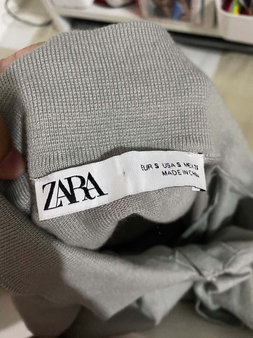 Zara longsleeve oversized (Category: Longsleeves) located in Mabalacat. Submitted by fromdarchive (Listing ID 1466770771, Image 3). Description: ✨ Washed & Ready to Wear 💰 Firm Price 📸 Actual Item Posted 📦 Ready to Ship 📏 Size/Measurements Available Condition: Excellent Size: Small can fit up to medium / oversized 📩 Message me: Name: Address: Contact Number: Please make an offer only if you’re sure to purchase..