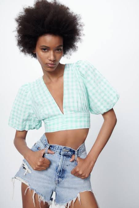 ZARA Mint Green Backless Puff Top (Category: Blouses) located in Pasig City. Submitted by dezleemarquez (Listing ID 1466665307, Image 3). Description: ZARA Mint Green Backless Puff Top.
