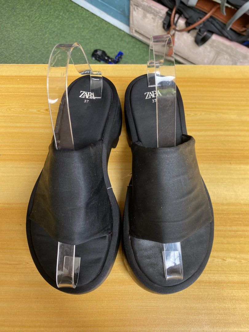 Zara Padded Flatform/Wedge Slides (Category: Wedges) located in Davao. Submitted by kurt2021.turtle (Listing ID 1466591866, Image 1). Description: .