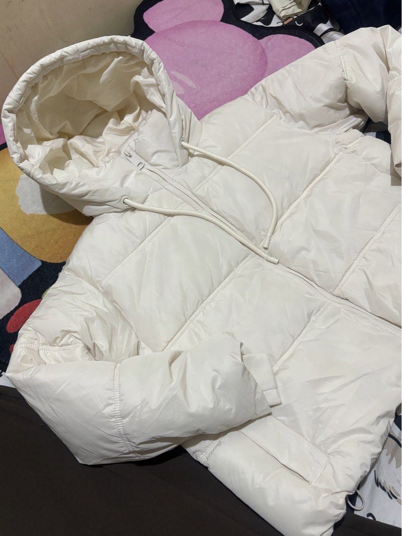 Zara padded puffer jacket (Category: Coats, Jackets and Outerwear) located in Taguig. Submitted by dcltrng. (Listing ID 1466722421, Image 1). Description: Zara puffer jacket Size small Width 24 Length 23.5 Can pass as brand new No issue Beige color .