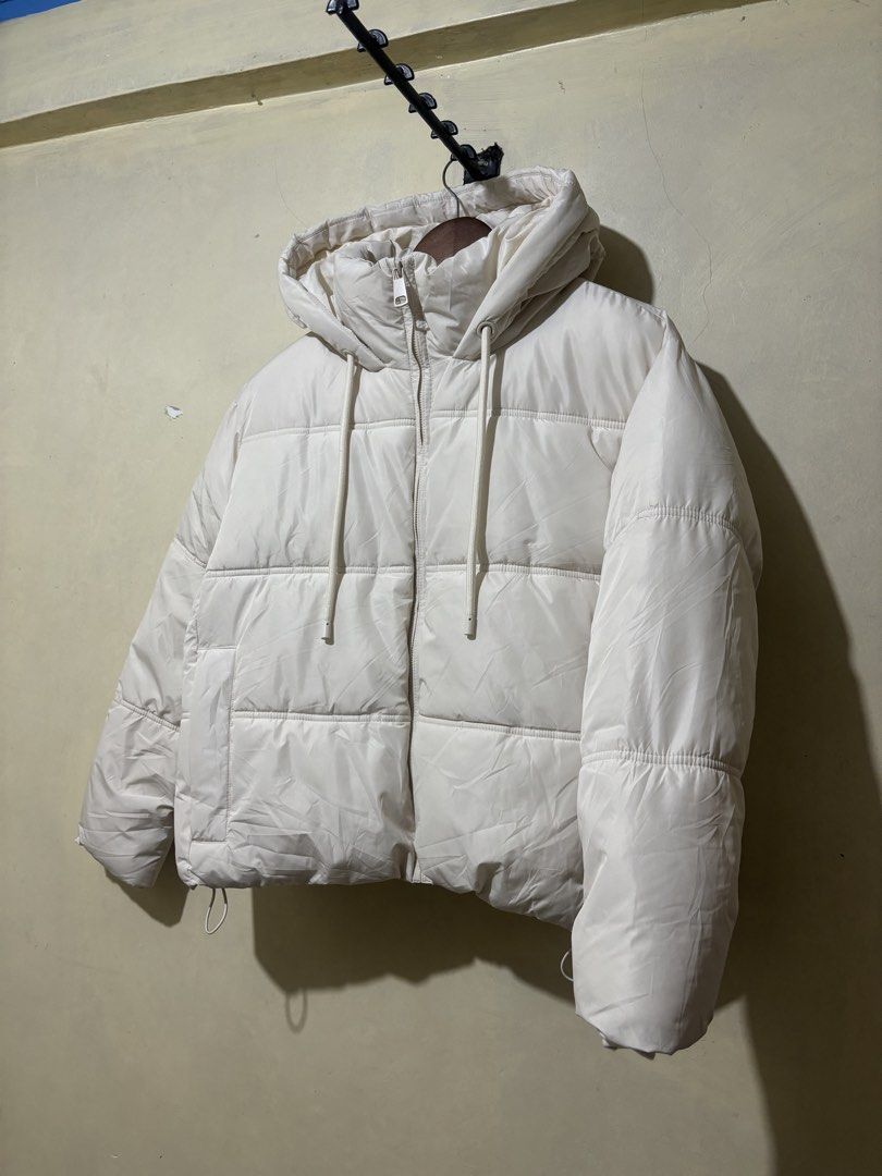 Zara padded puffer jacket (Category: Coats, Jackets and Outerwear) located in Taguig. Submitted by dcltrng. (Listing ID 1466722421, Image 3). Description: Zara puffer jacket Size small Width 24 Length 23.5 Can pass as brand new No issue Beige color .