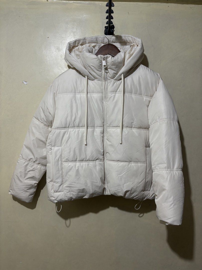 Zara padded puffer jacket (Category: Coats, Jackets and Outerwear) located in Taguig. Submitted by dcltrng. (Listing ID 1466722421, Image 2). Description: Zara puffer jacket Size small Width 24 Length 23.5 Can pass as brand new No issue Beige color .