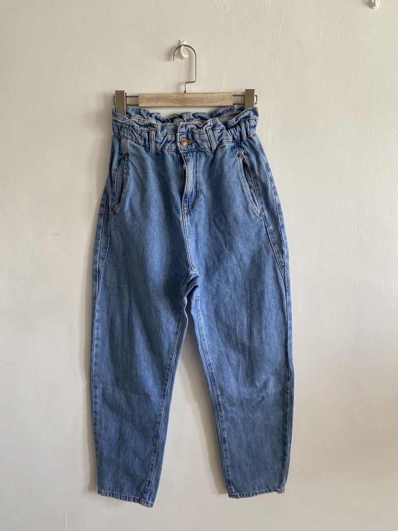 Zara pants (Category: Jeans) located in Ilagan. Submitted by dontmakemebooyou (Listing ID 1466667100, Image 1). Description: 25-27.