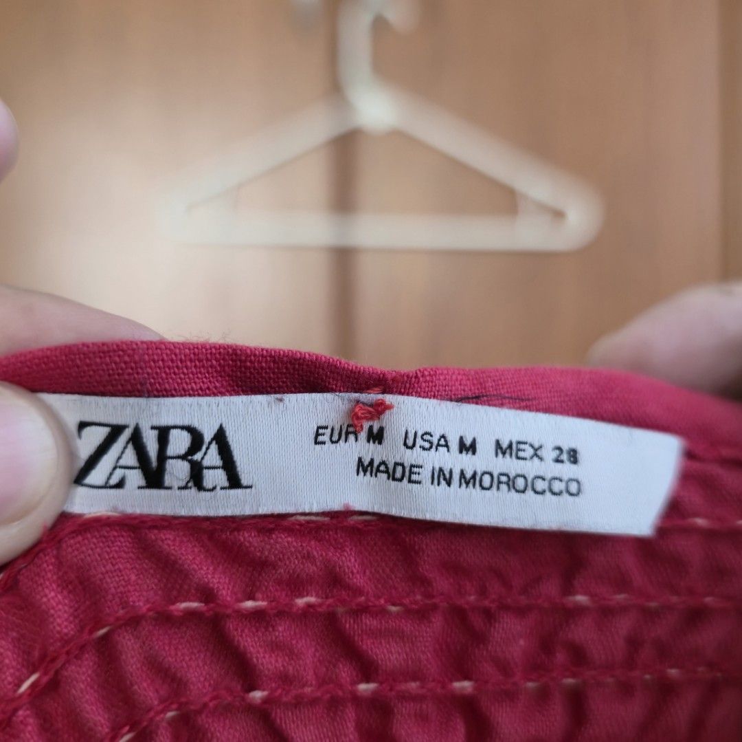 Zara Red Button Down Dress (Category: Dresses) located in Urdaneta. Submitted by kcasi (Listing ID 1466687368, Image 3). Description: Medium on tag Simple pero stunning✨️ Color red in actual RFS: Decluttering.
