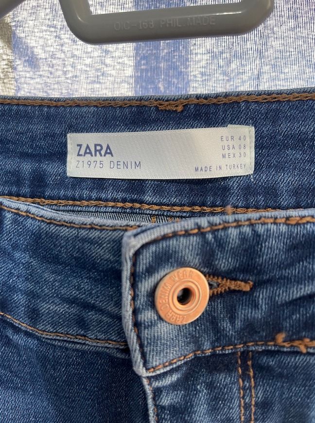 ZARAH WOMENS JEANS (USA BOUGHT) (Category: Jeans) located in Las Pinas. Submitted by elnictomasco (Listing ID 1466596885, Image 3). Description: ZARAH WOMENS JEANS Pick up or Shipping: LBC | J&T | Lalamove 📍Las Pinas City, Metro Manila.