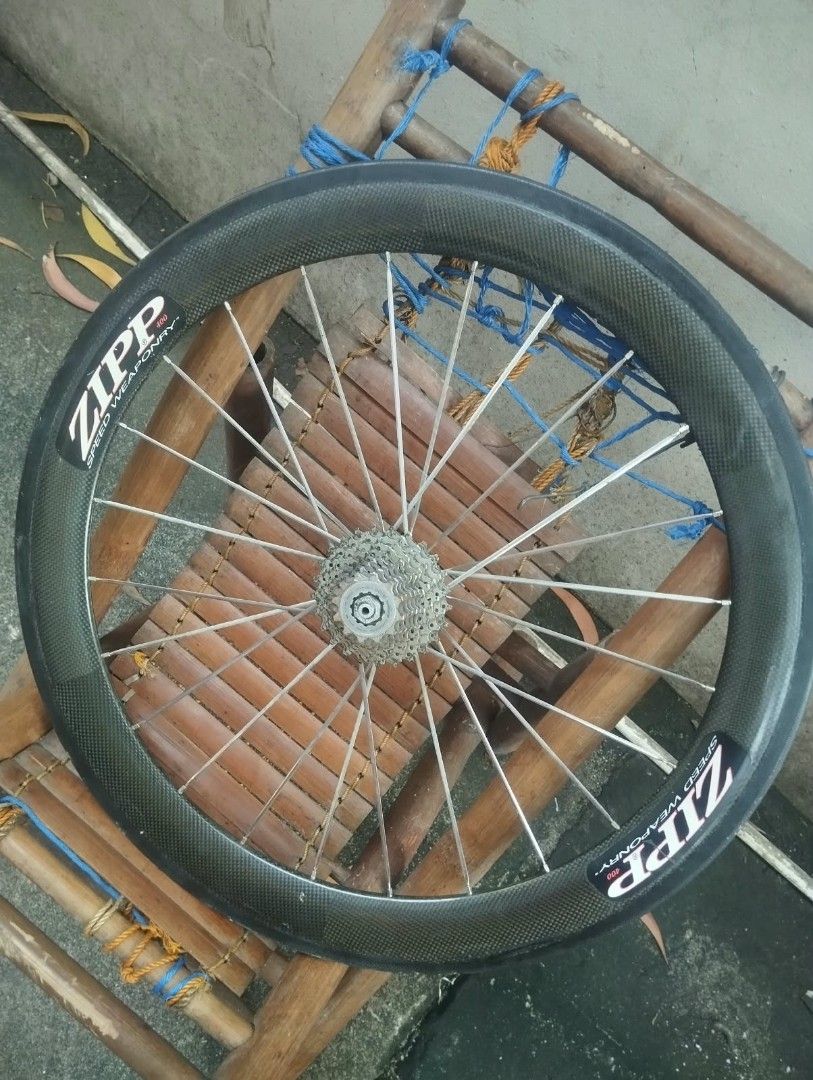 ZIPP WEAPONRY 400 BRAND NEW (Category: Bicycles) located in San Isidro, Davao Oriental. Submitted by johnantung6969 (Listing ID 1466701958, Image 1). Description: Comes with SHIMANO HYPERGLIDE EDCO HUBS SWISS MADE.