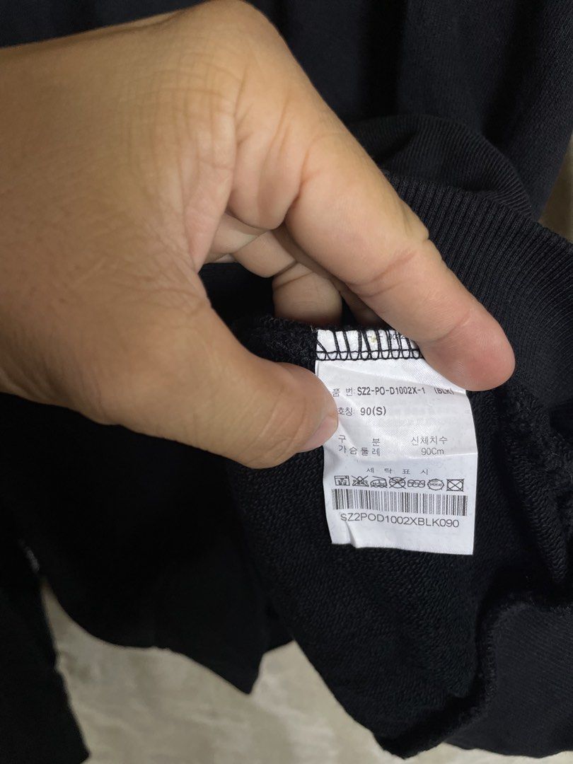 Zooyork (Category: Coats, Jackets and Outerwear) located in Molave. Submitted by ikong_thrift07 (Listing ID 1466573963, Image 3). Description: .