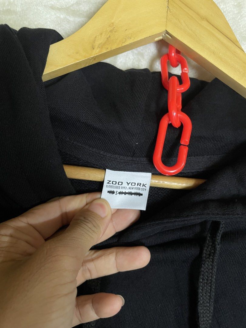 Zooyork (Category: Coats, Jackets and Outerwear) located in Molave. Submitted by ikong_thrift07 (Listing ID 1466573963, Image 2). Description: .