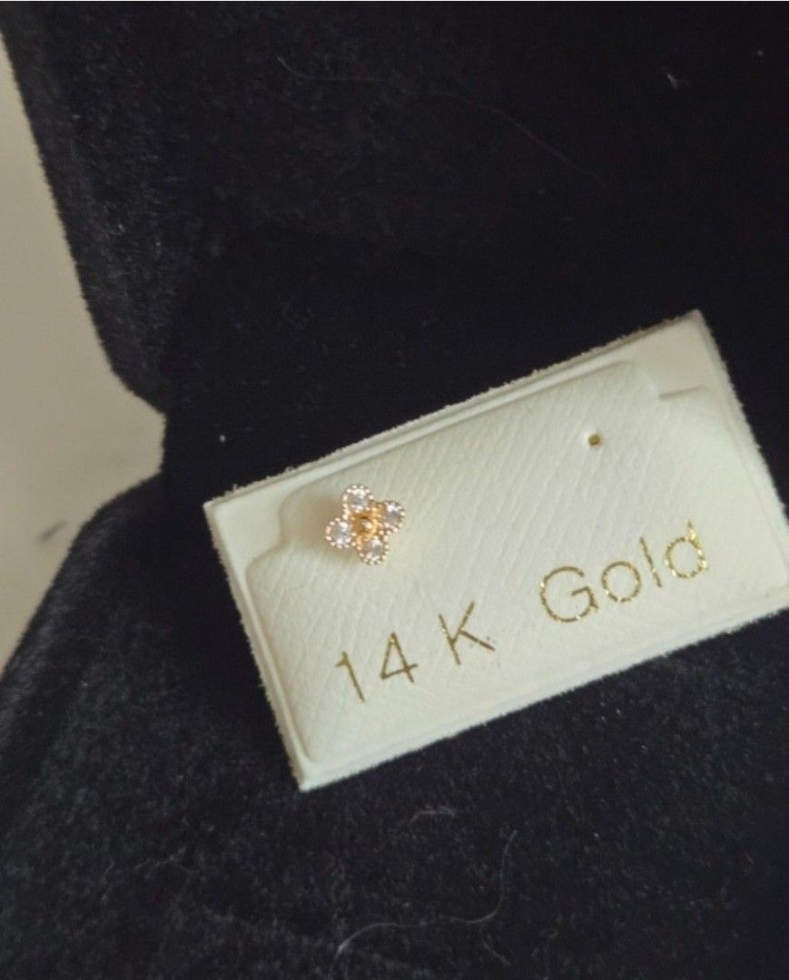 14K Solid Gold Flatback (Category: Earrings) located in Imus. Submitted by tinph (Listing ID 1466856788, Image 3). Description: Made from SOLID 14K GOLD, so it will not tarnish. Perfect for everyday. Material: Yellow Gold/ zirconia stones Bar Gauge: 20G(.8mm) bar length: 5 mm lock type: labret MOP: Bdo/BPI/ G cash shipping ( shouldered by buyer) : grab/lalamove ( arranged by buyer ) gogo express item is shipped after payment is verified No offer,