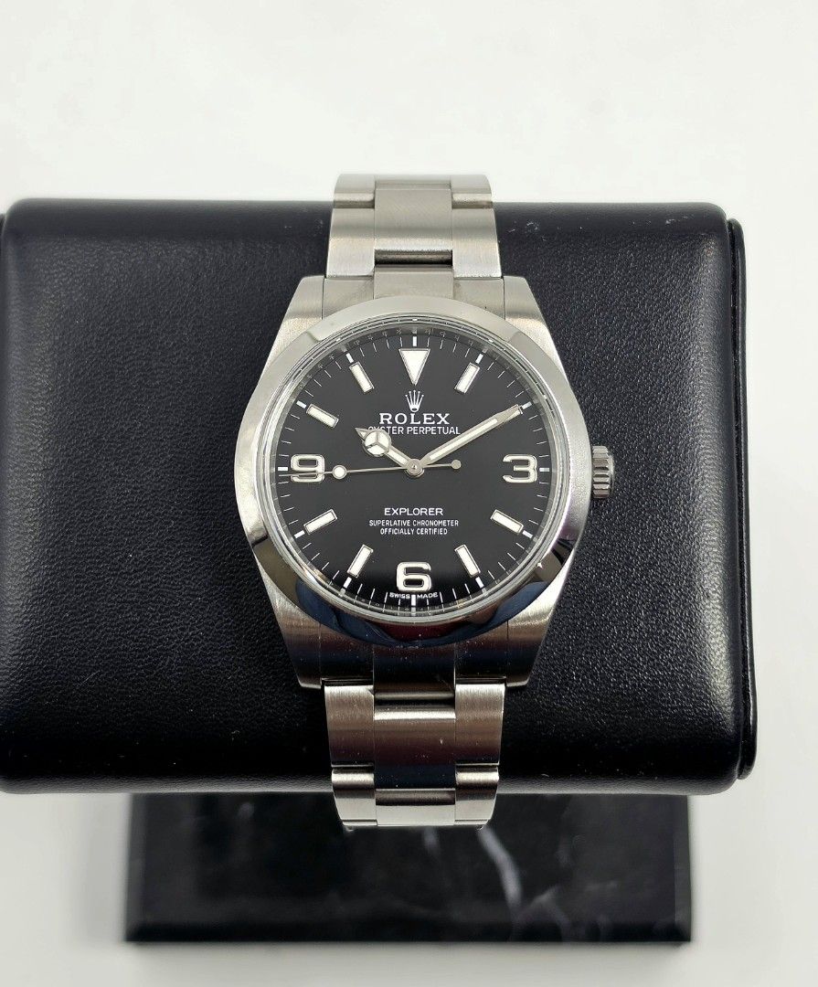 '18 Rolex Explorer I 39mm Mk2 Discontinued Complete Set (Category: Luxury Watches) located in Makati City. Submitted by jracastelar (Listing ID 1466805469, Image 2). Description: Rolex Explorer I 39MM 214270 Mk2 2018 Discontinued Complete Set + Authentication Receipt R&R 9.5/10 478,500.