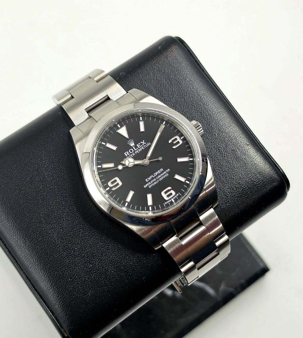 '18 Rolex Explorer I 39mm Mk2 Discontinued Complete Set (Category: Luxury Watches) located in Makati City. Submitted by jracastelar (Listing ID 1466805469, Image 3). Description: Rolex Explorer I 39MM 214270 Mk2 2018 Discontinued Complete Set + Authentication Receipt R&R 9.5/10 478,500.