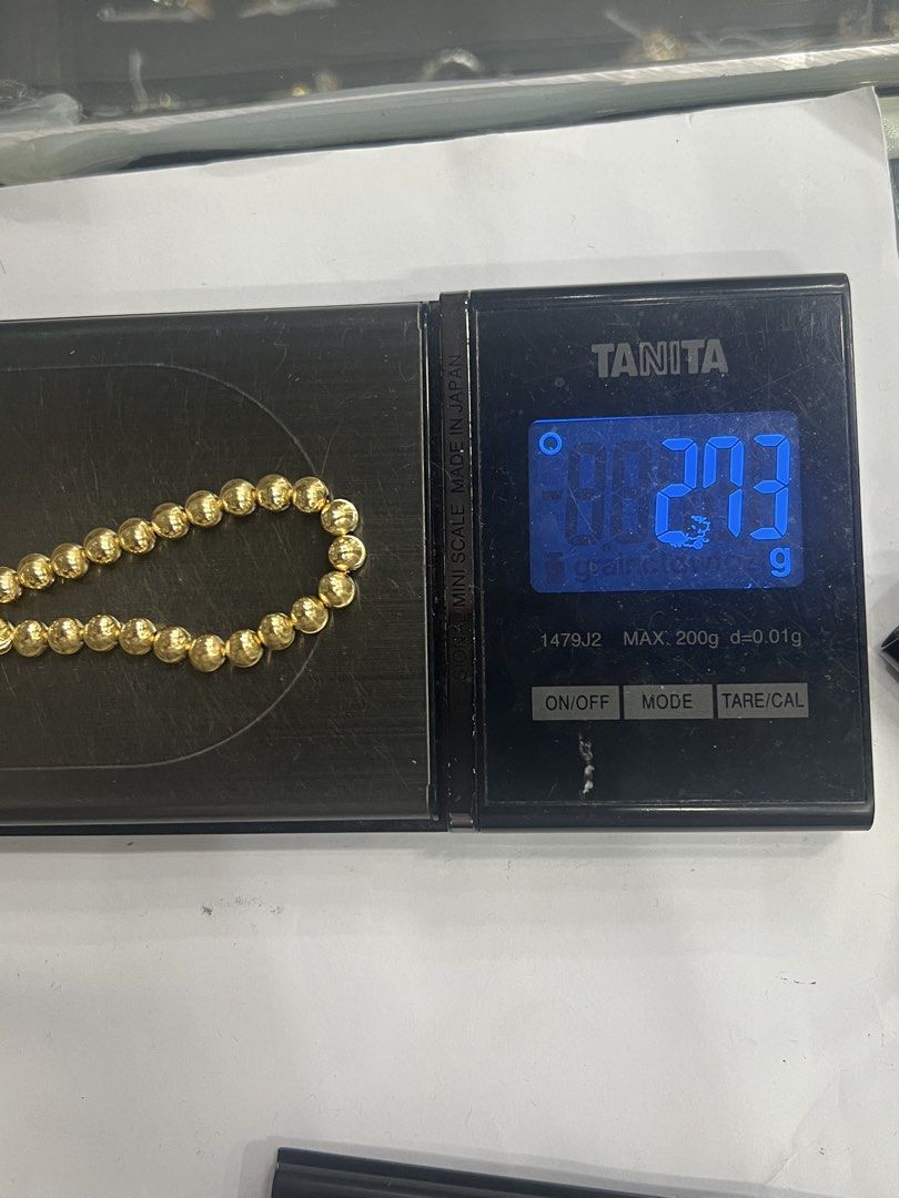 18k cat eye bracelet (Category: Bracelets) located in Manila. Submitted by mightystone_77b719 (Listing ID 1466858074, Image 3). Description: .