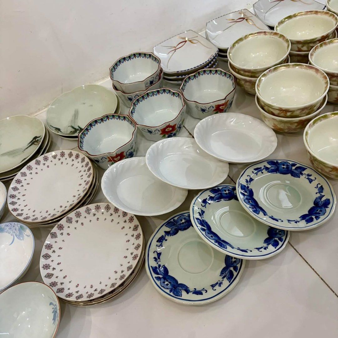 1 BOX PORCELAIN TABLEWARES ✨ 50pcs📌 (Category: Vintage Collectibles) located in Bustos. Submitted by gthings.collectibles (Listing ID 1466925542, Image 1). Description: 1 BOX PORCELAIN TABLEWARES ✨ 50pcs📌 grabe ang jackpot nito 🫣 YOURS AT 1K ONLY‼️.