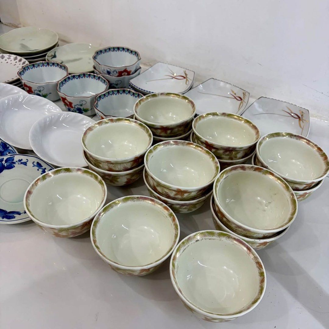 1 BOX PORCELAIN TABLEWARES ✨ 50pcs📌 (Category: Vintage Collectibles) located in Bustos. Submitted by gthings.collectibles (Listing ID 1466925542, Image 2). Description: 1 BOX PORCELAIN TABLEWARES ✨ 50pcs📌 grabe ang jackpot nito 🫣 YOURS AT 1K ONLY‼️.