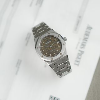 (Category: ) located in . Submitted by thewatchlounge (Listing ID 1466787104, Image 1). Description: .