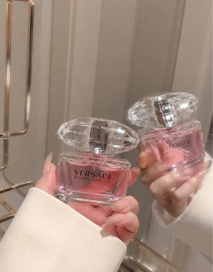 1 ml Versace Bright Crystal EDP (Category: Fragrance & Deodorants) located in Manila. Submitted by goddessfinds (Listing ID 1466780799, Image 1). Description: 100% Authentic and Original Also available 2ml (30 sprays) sample to test out! .